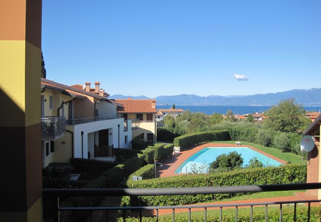  a Lazise - Regarda - Bike apartment Miralago 2 con piscina e vista lago,  parcheggio biciclette