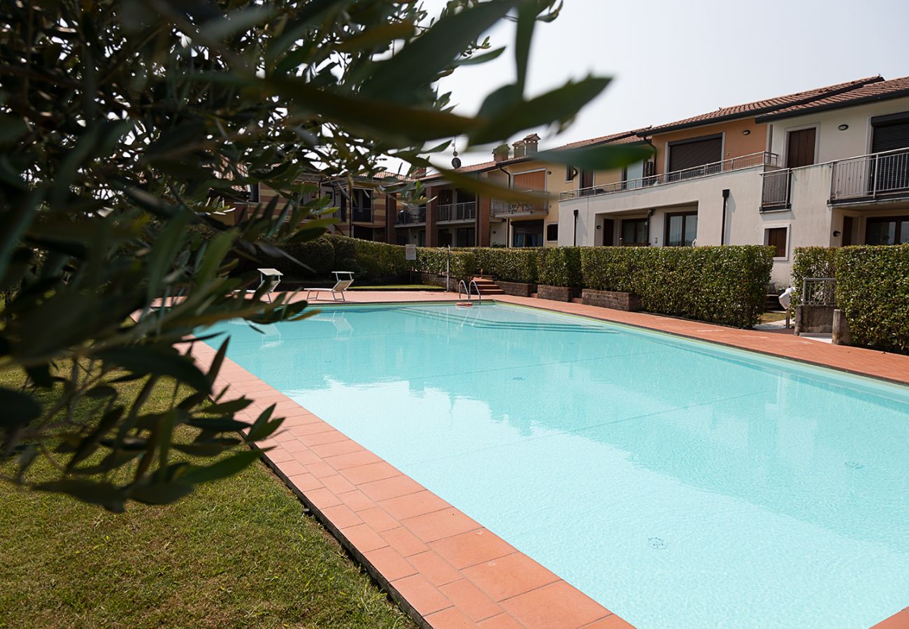 Appartamento a Lazise - Regarda - Bike apartment Miralago 2 con piscina e vista lago,  parcheggio biciclette