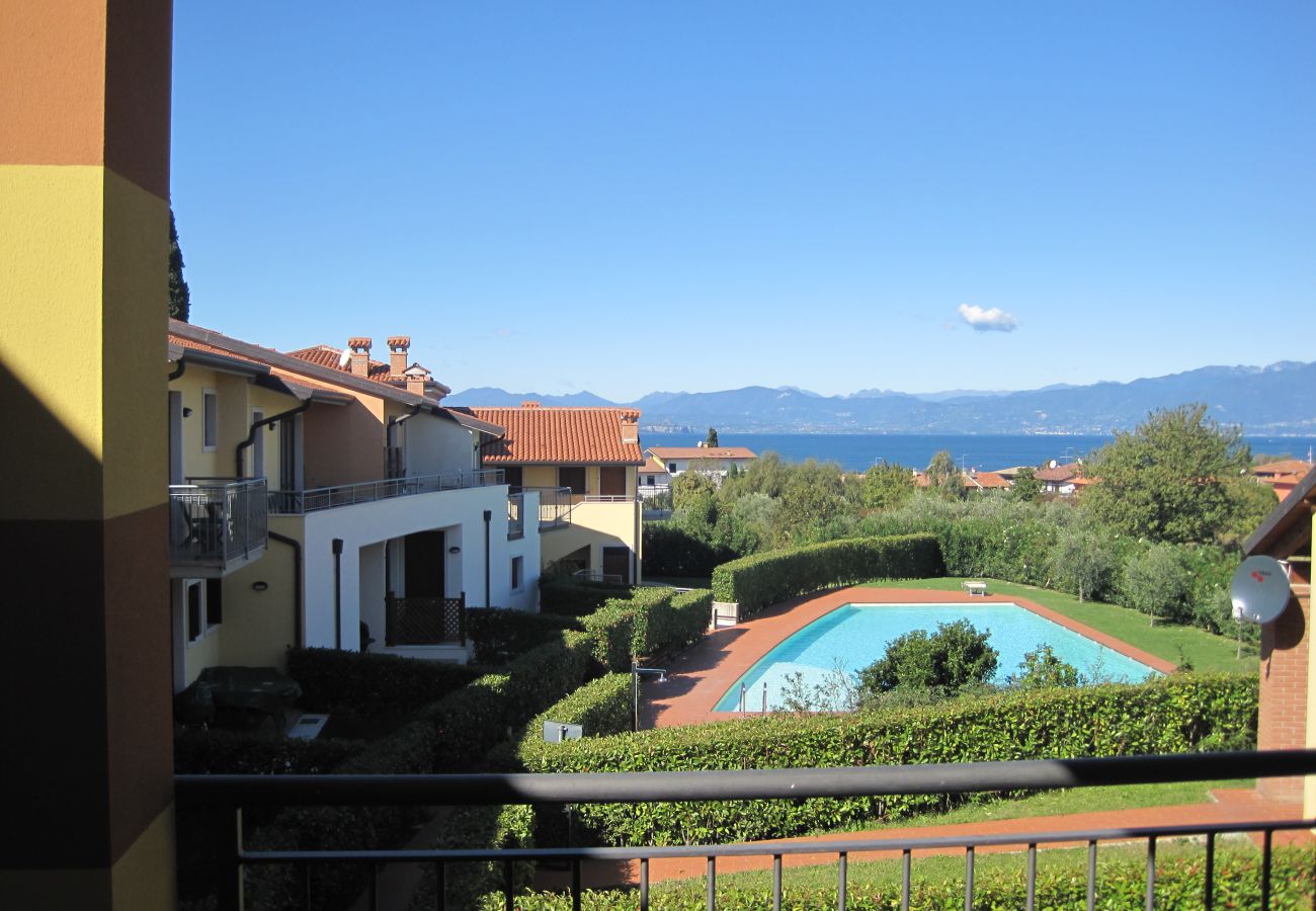 Appartamento a Lazise - Regarda - Bike apartment Miralago 2 con piscina e vista lago,  parcheggio biciclette
