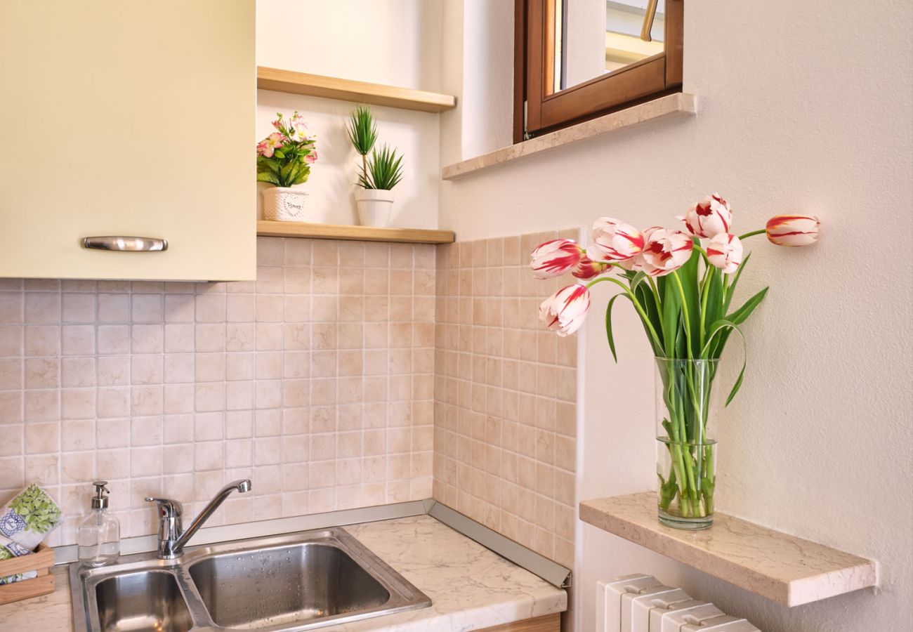 Appartamento a Lazise - Regarda - Bike apartment Miralago 2 con piscina e vista lago,  parcheggio biciclette