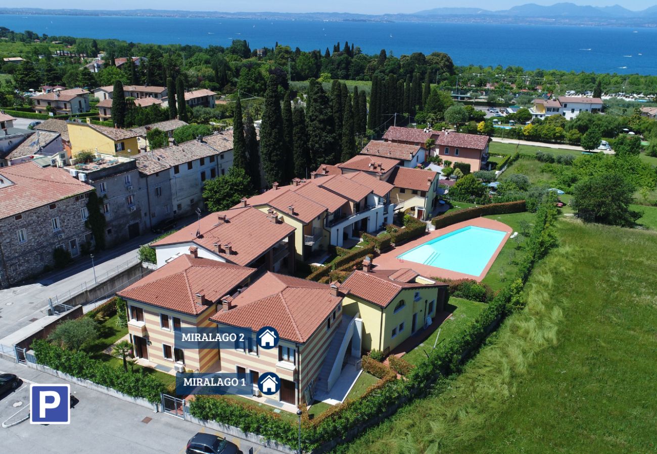 Appartamento a Lazise - Regarda - Bike apartment Miralago 2 con piscina e vista lago,  parcheggio biciclette