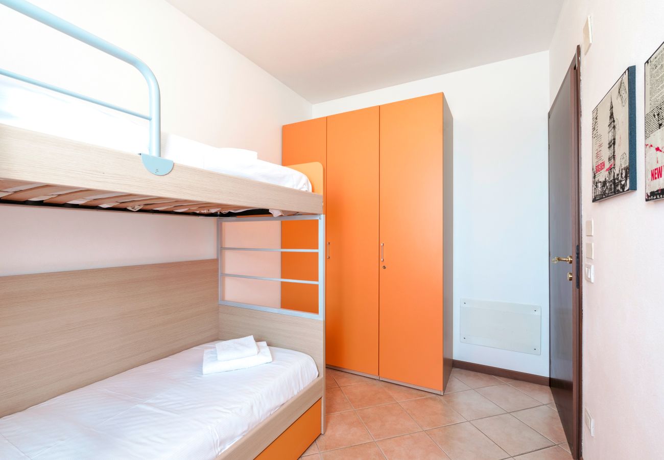Appartamento a Lazise - Regarda - Bike apartment Miralago 2 con piscina e vista lago,  parcheggio biciclette