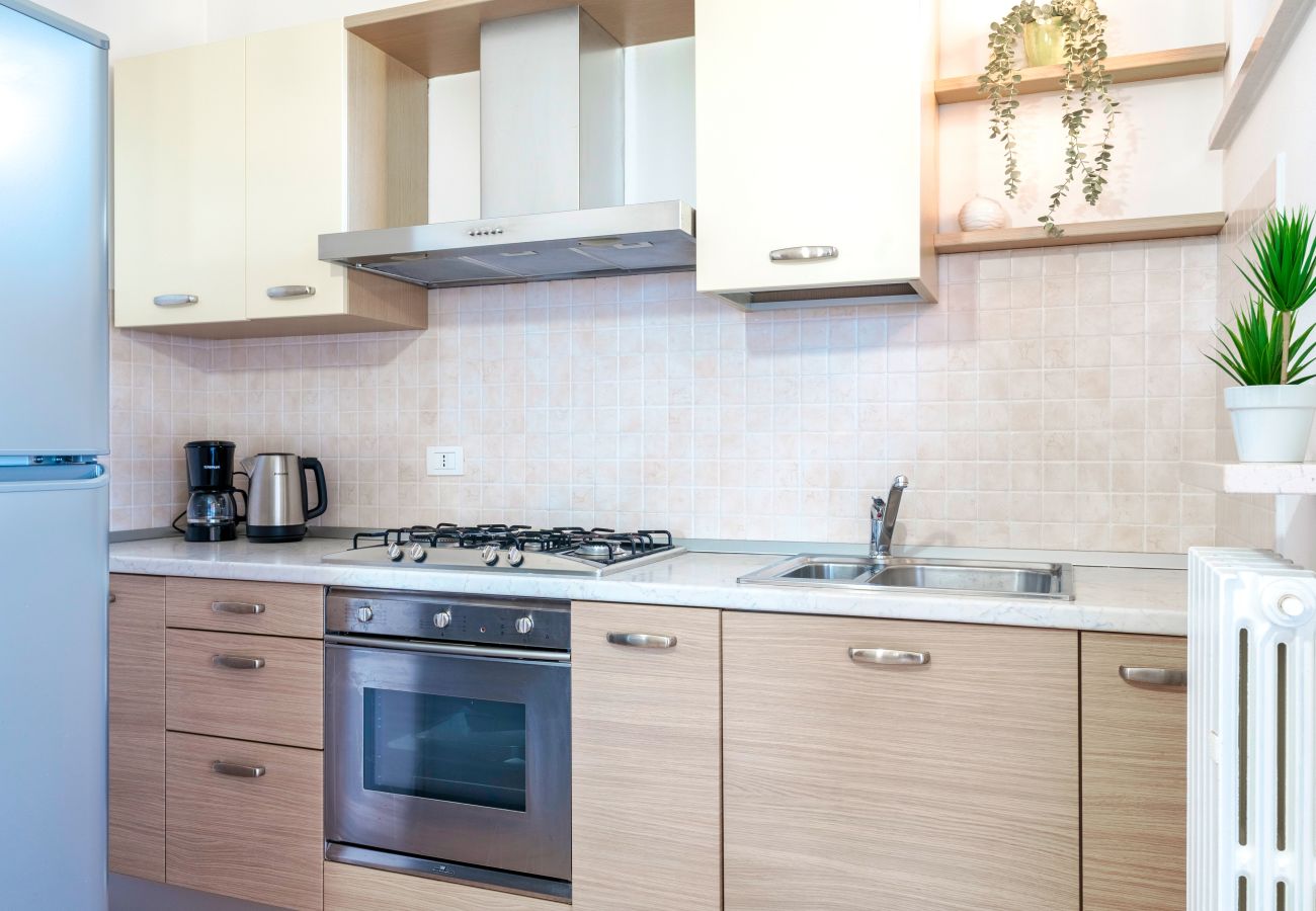 Appartamento a Lazise - Regarda - Bike apartment Miralago 2 con piscina e vista lago,  parcheggio biciclette