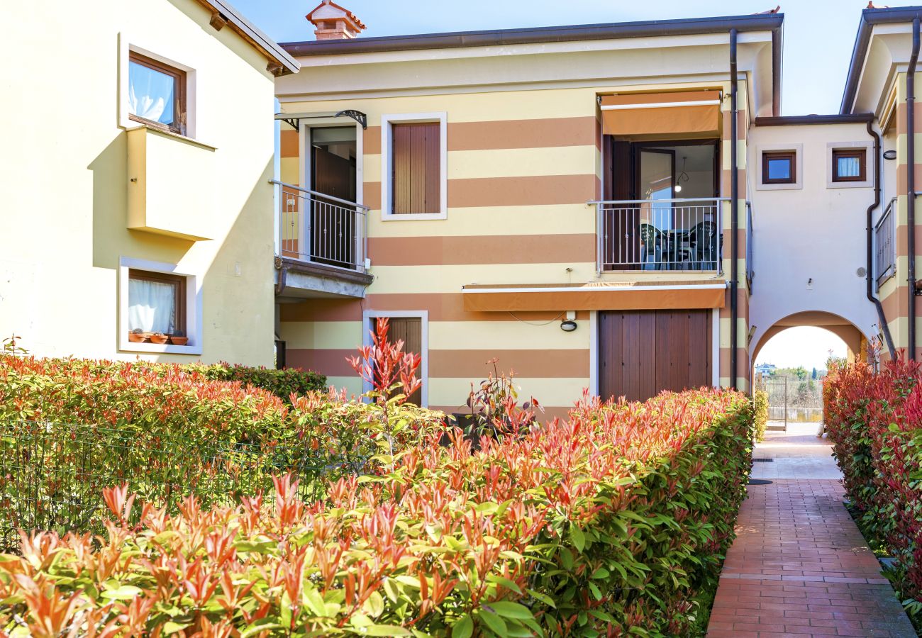 Appartamento a Lazise - Regarda - Bike apartment Miralago 2 con piscina e vista lago,  parcheggio biciclette