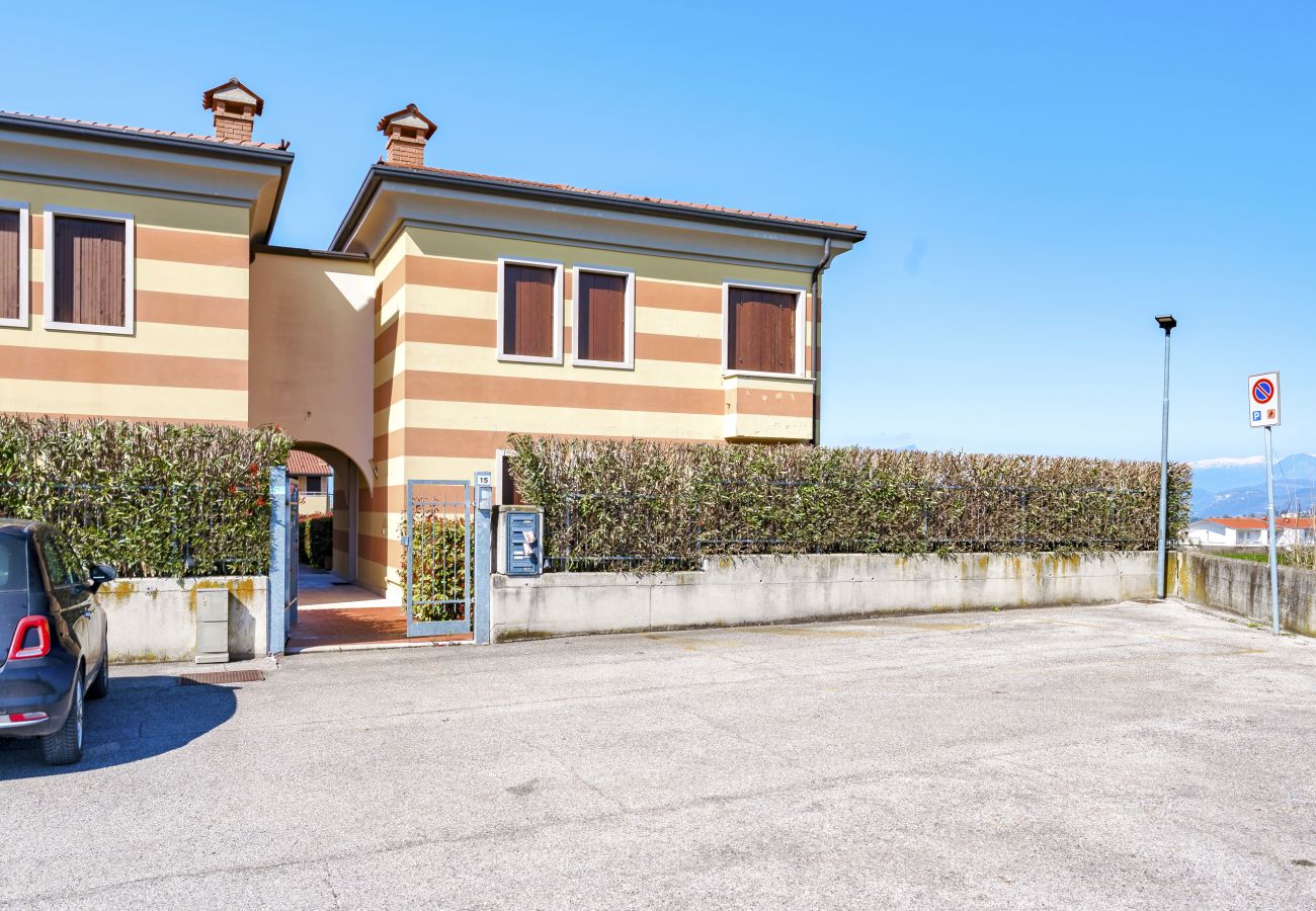 Appartamento a Lazise - Regarda - Bike apartment Miralago 2 con piscina e vista lago,  parcheggio biciclette