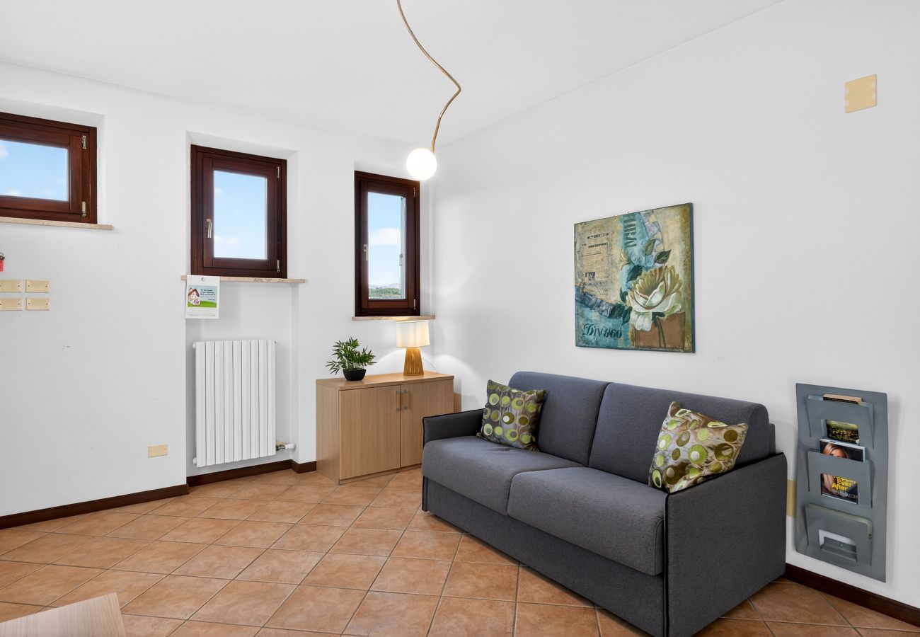 Appartamento a Lazise - Regarda - Bike apartment Miralago 2 con piscina e vista lago,  parcheggio biciclette