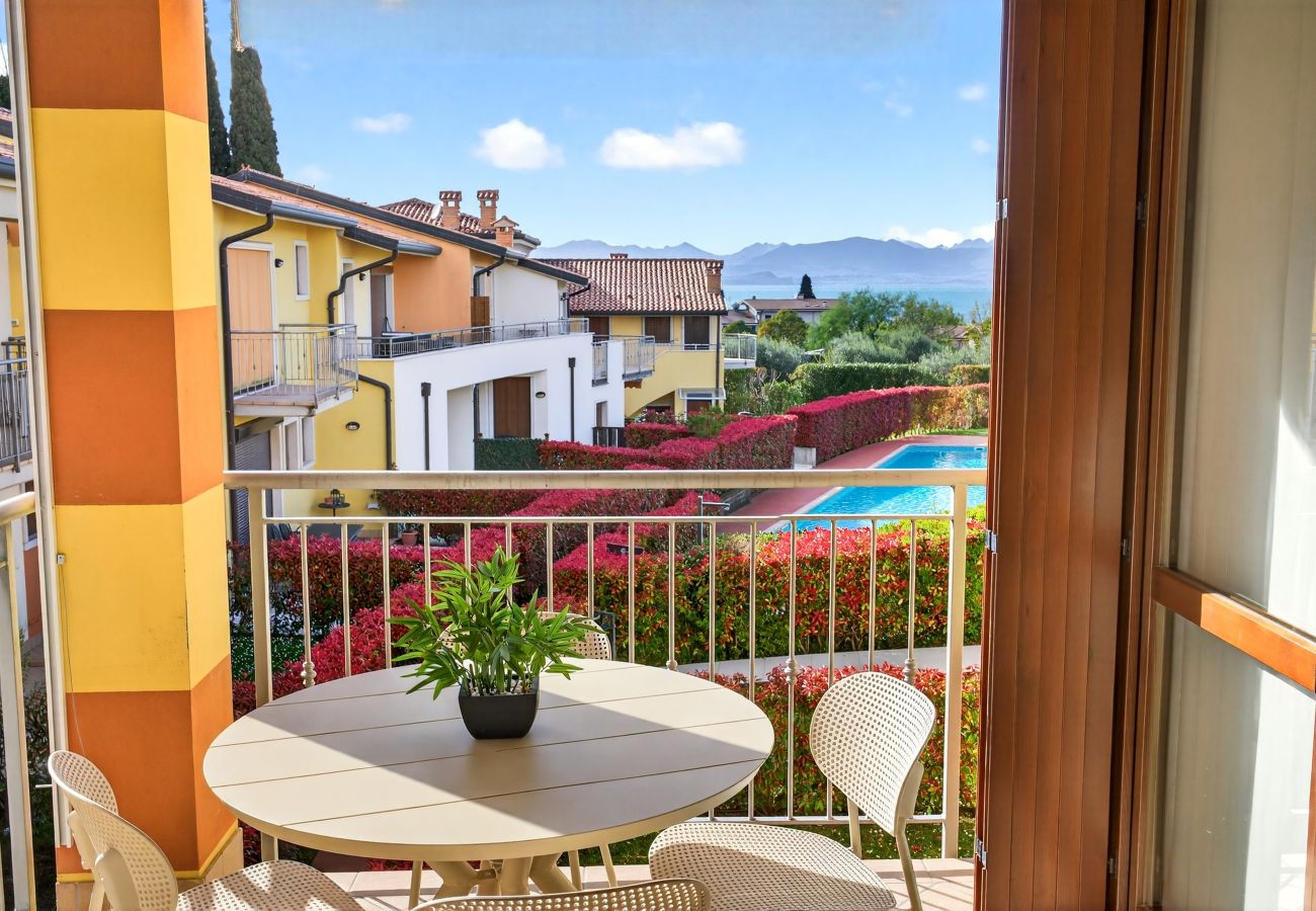 Appartamento a Lazise - Regarda - Bike apartment Miralago 2 con piscina e vista lago,  parcheggio biciclette