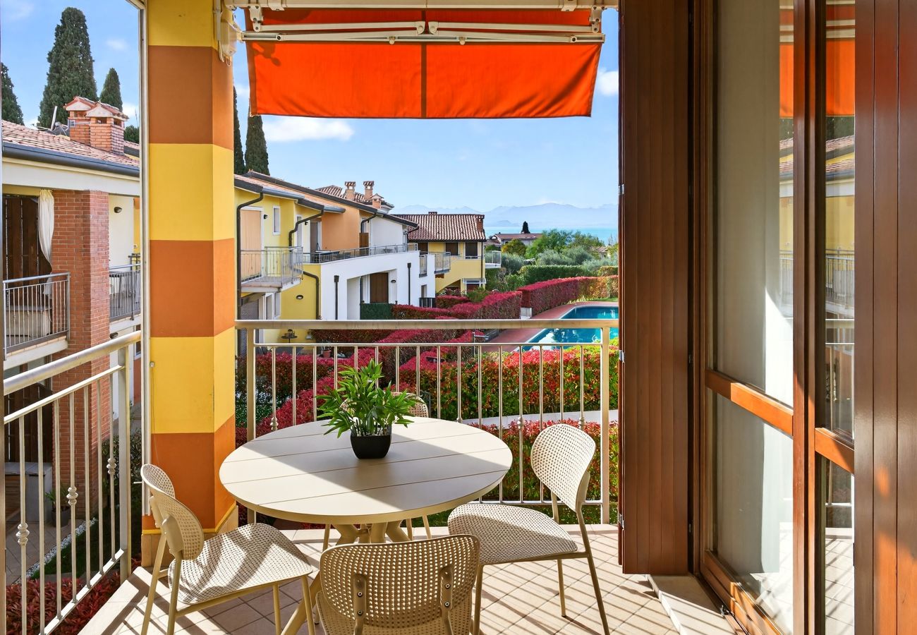 Appartamento a Lazise - Regarda - Bike apartment Miralago 2 con piscina e vista lago,  parcheggio biciclette