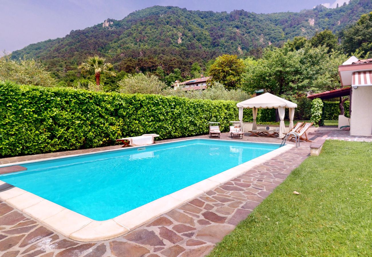 Villa a Salò - Villa Oleandri con Piscina -BGL
