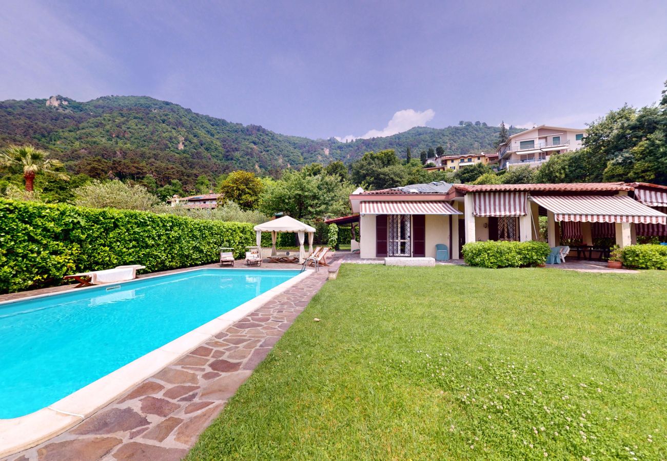 Villa a Salò - Villa Oleandri con Piscina -BGL