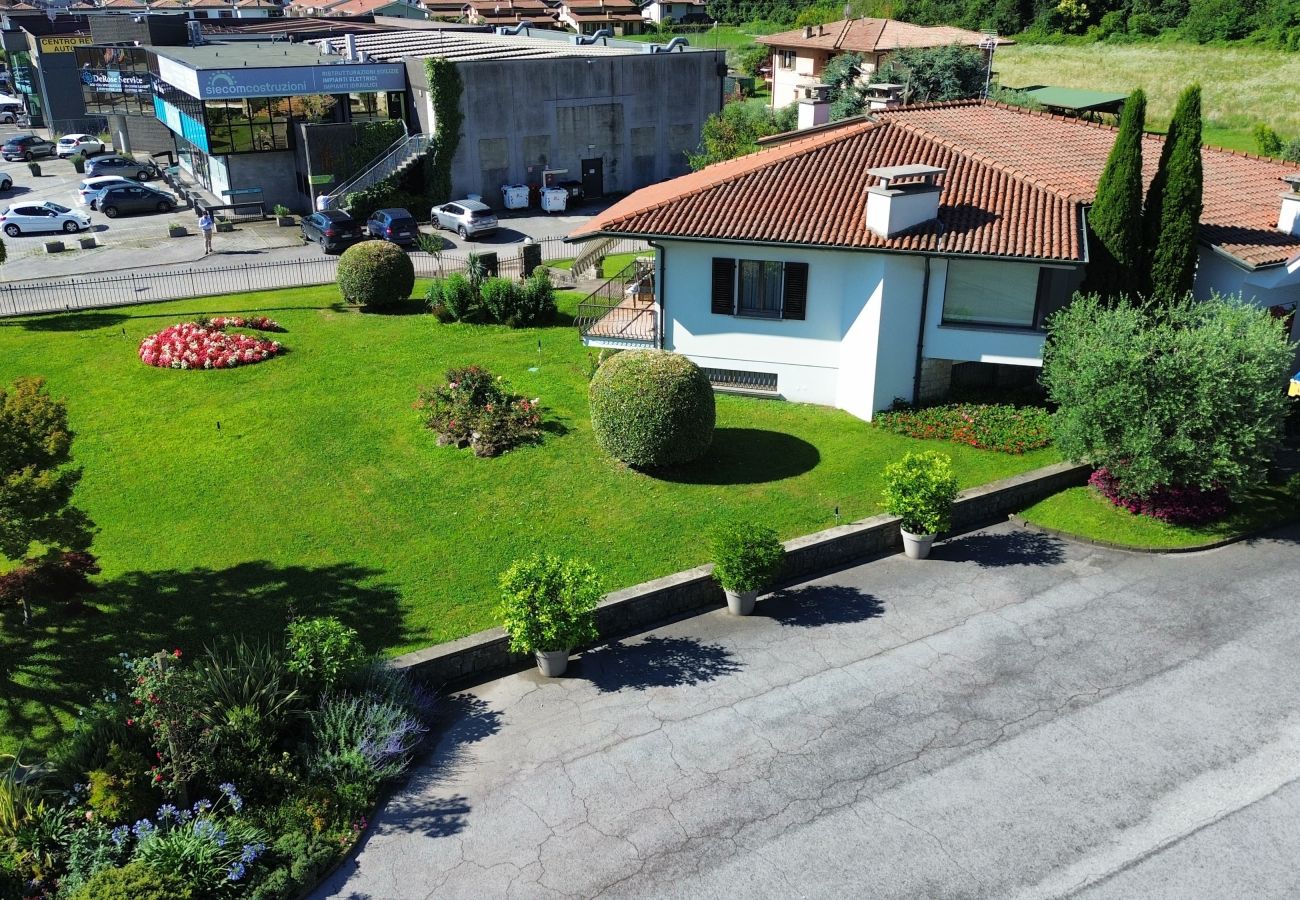 Villa a Puegnago sul Garda - VILLA FIORITA