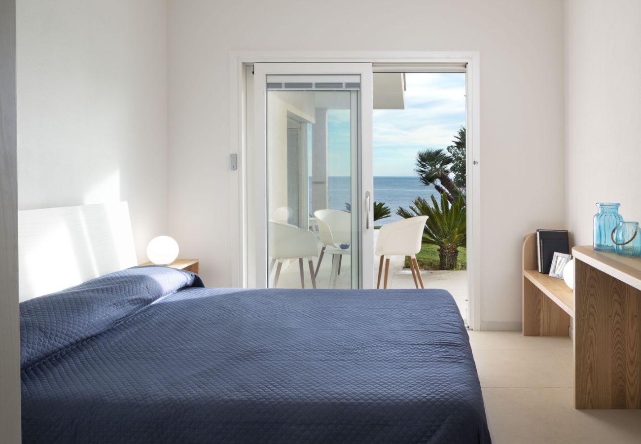 Villa a Alghero - Villa Kylo - villa di lusso con piscina sul mare ad Alghero