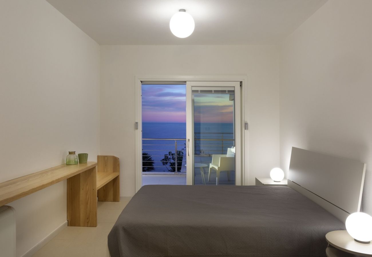 Villa a Alghero - Villa Kylo - villa di lusso con piscina sul mare ad Alghero