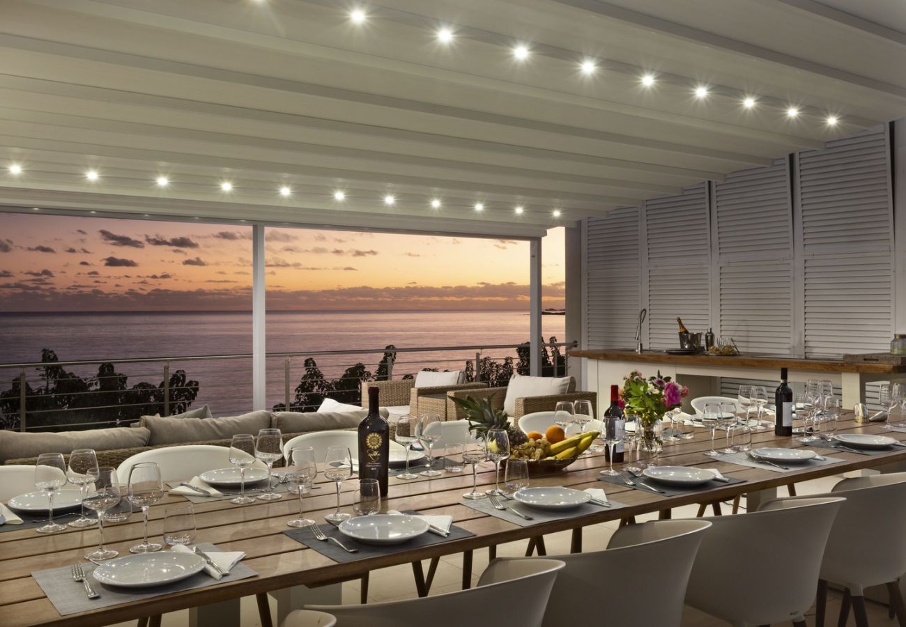 Villa a Alghero - Villa Kylo - villa di lusso con piscina sul mare ad Alghero
