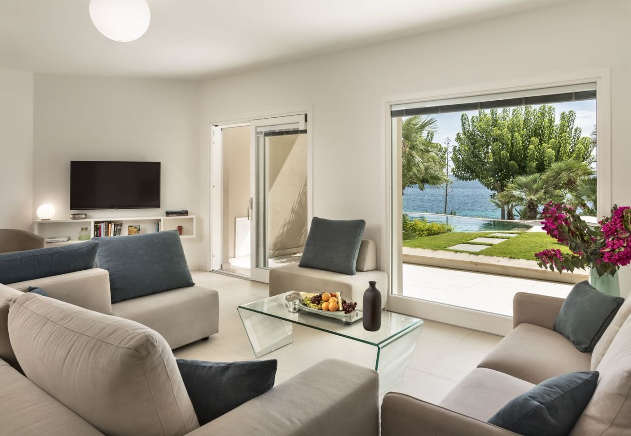 Villa a Alghero - Villa Kylo - villa di lusso con piscina sul mare ad Alghero