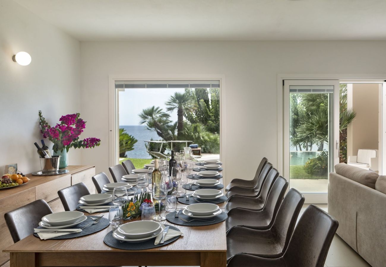 Villa a Alghero - Villa Kylo - villa di lusso con piscina sul mare ad Alghero