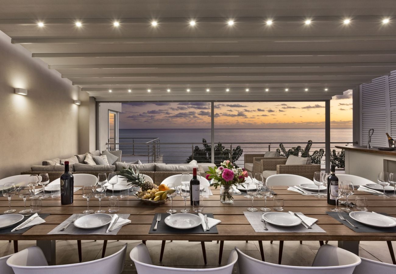 Villa a Alghero - Villa Kylo - villa di lusso con piscina sul mare ad Alghero