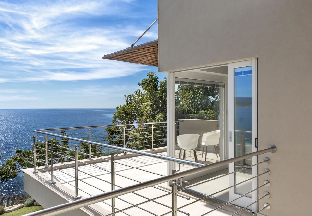 Villa a Alghero - Villa Kylo - villa di lusso con piscina sul mare ad Alghero