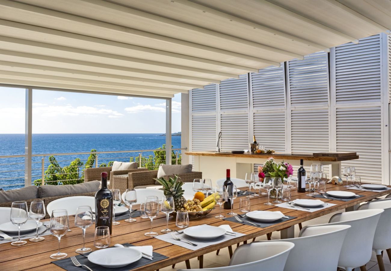 Villa a Alghero - Villa Kylo - villa di lusso con piscina sul mare ad Alghero