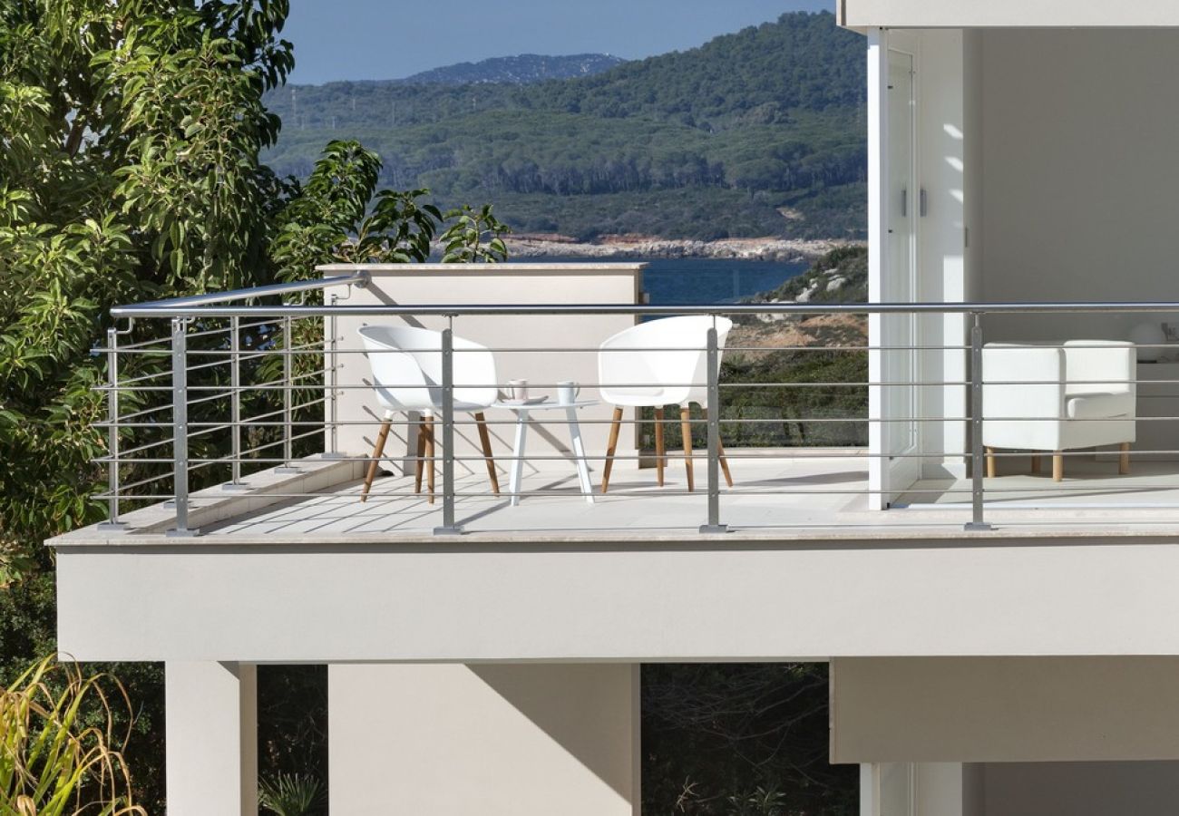 Villa a Alghero - Villa Kylo - villa di lusso con piscina sul mare ad Alghero