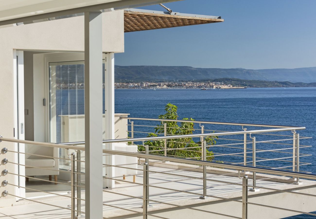 Villa a Alghero - Villa Kylo - villa di lusso con piscina sul mare ad Alghero