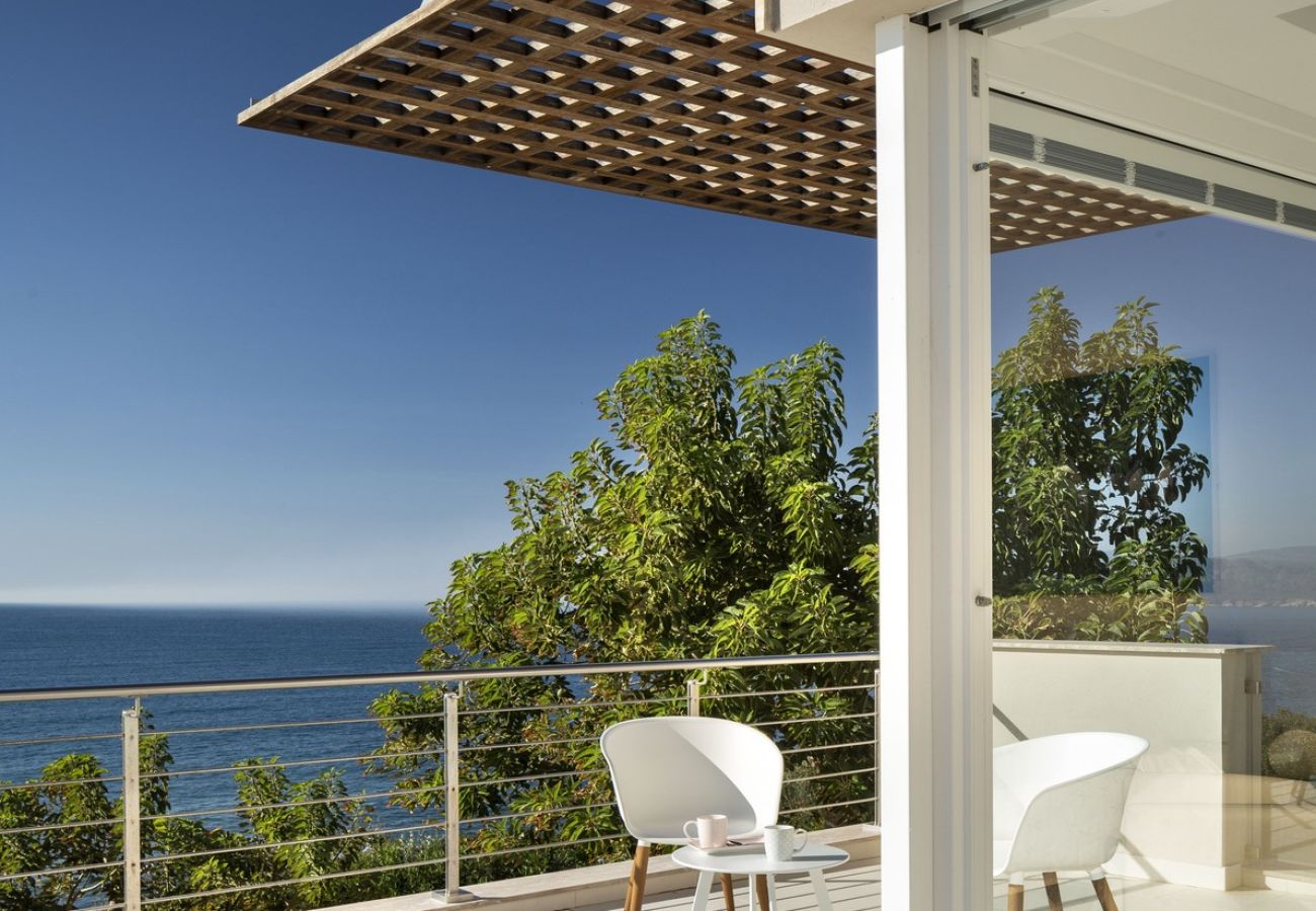 Villa a Alghero - Villa Kylo - villa di lusso con piscina sul mare ad Alghero
