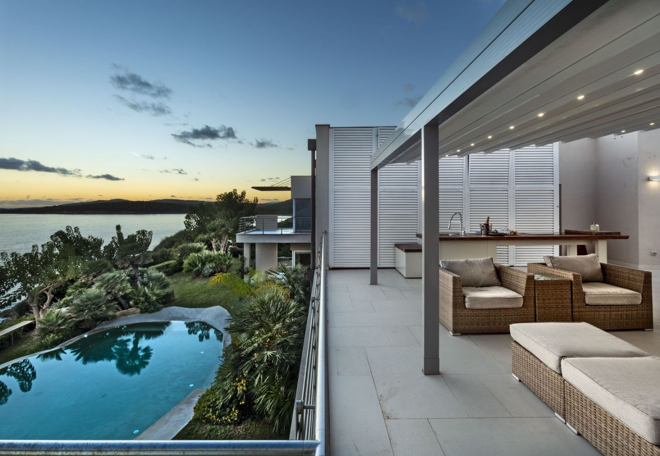 Villa a Alghero - Villa Kylo - villa di lusso con piscina sul mare ad Alghero