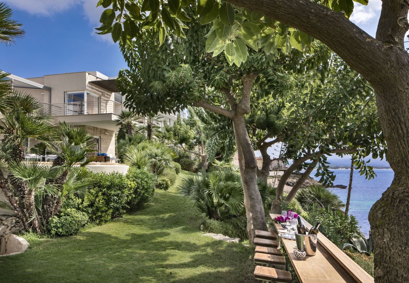 Villa a Alghero - Villa Kylo - villa di lusso con piscina sul mare ad Alghero