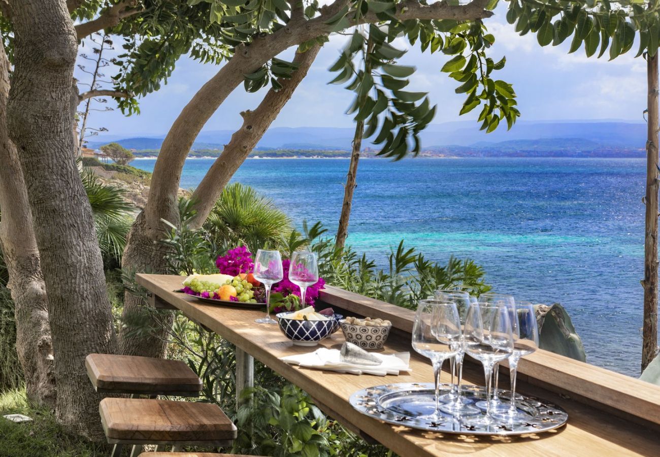 Villa a Alghero - Villa Kylo - villa di lusso con piscina sul mare ad Alghero