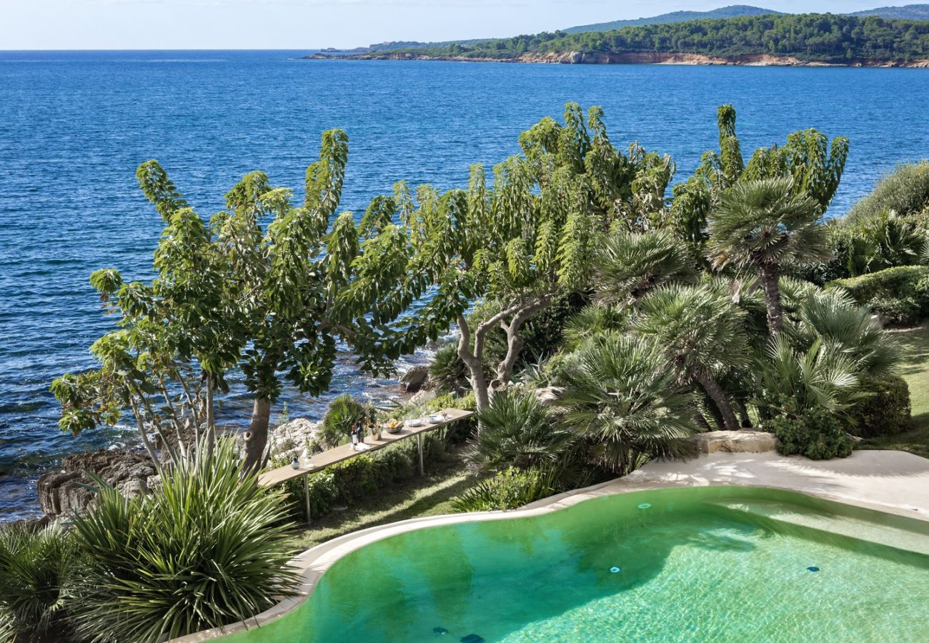 Villa a Alghero - Villa Kylo - villa di lusso con piscina sul mare ad Alghero
