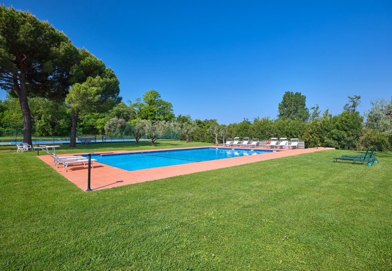 Appartamento a Bardolino - Regarda - Bilocale Antico Convento, residenza Paerno con piscina e tennis