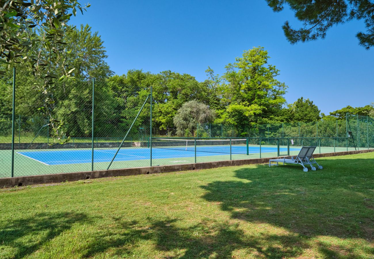 Appartamento a Bardolino - Regarda - Bilocale Antico Convento, residenza Paerno con piscina e tennis
