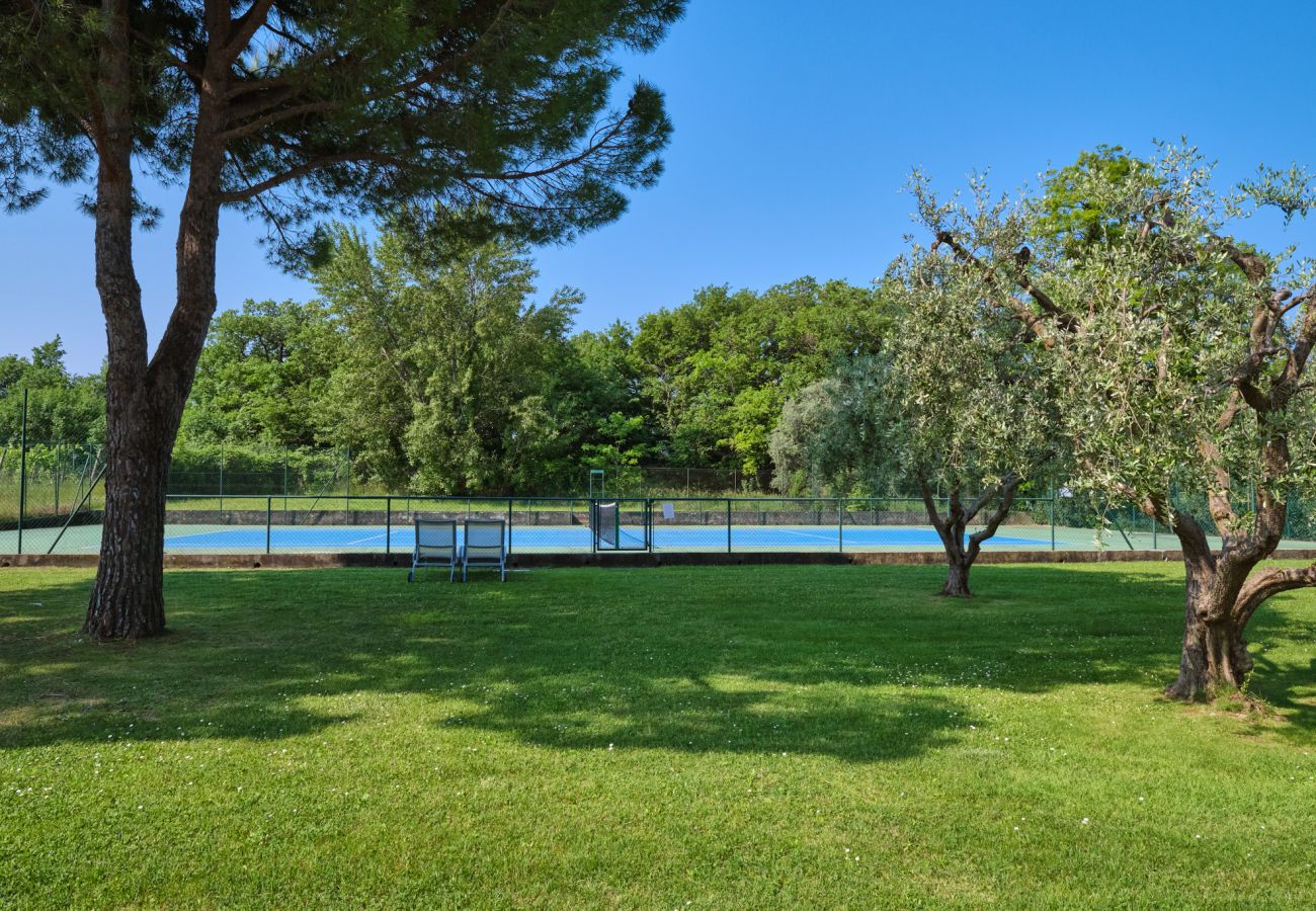 Appartamento a Bardolino - Regarda - Bilocale Antico Convento, residenza Paerno con piscina e tennis