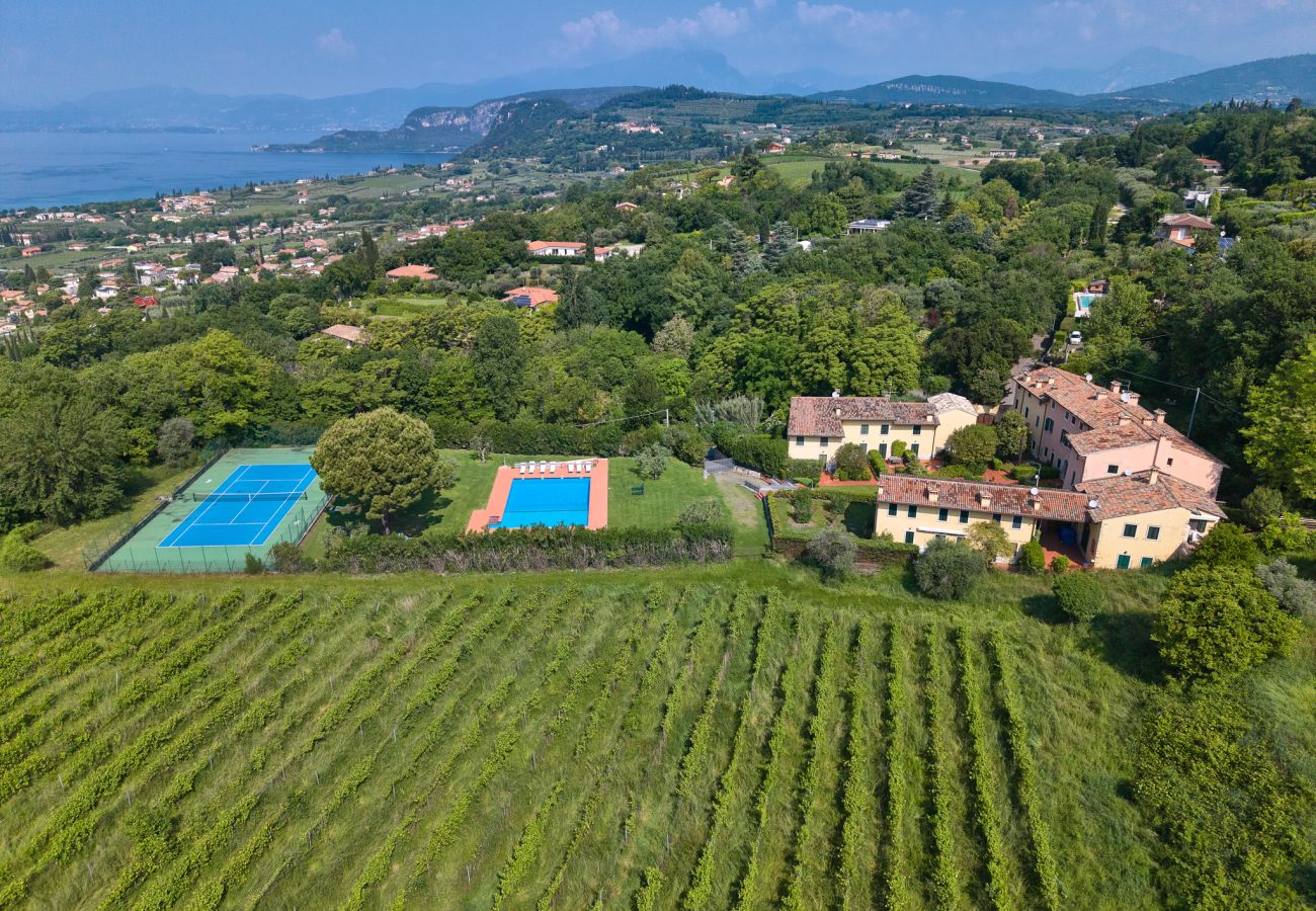 Appartamento a Bardolino - Regarda - Bilocale Antico Convento, residenza Paerno con piscina e tennis