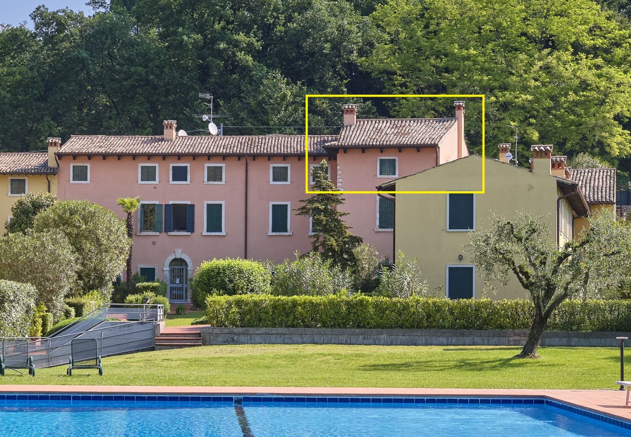 Appartamento a Bardolino - Regarda - Bilocale Antico Convento, residenza Paerno con piscina e tennis