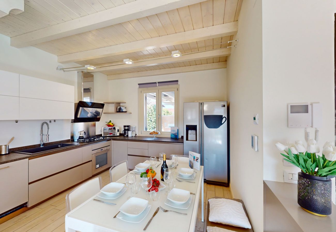 Villa a Manerba del Garda - Villa Dolcevita