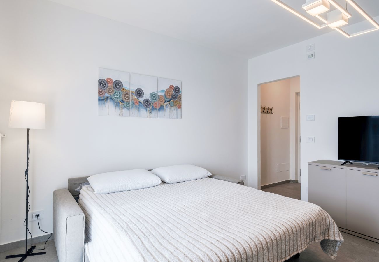 Appartamento a Lazise - Regarda - Appartamento Caesar moderno e spazioso con piscina