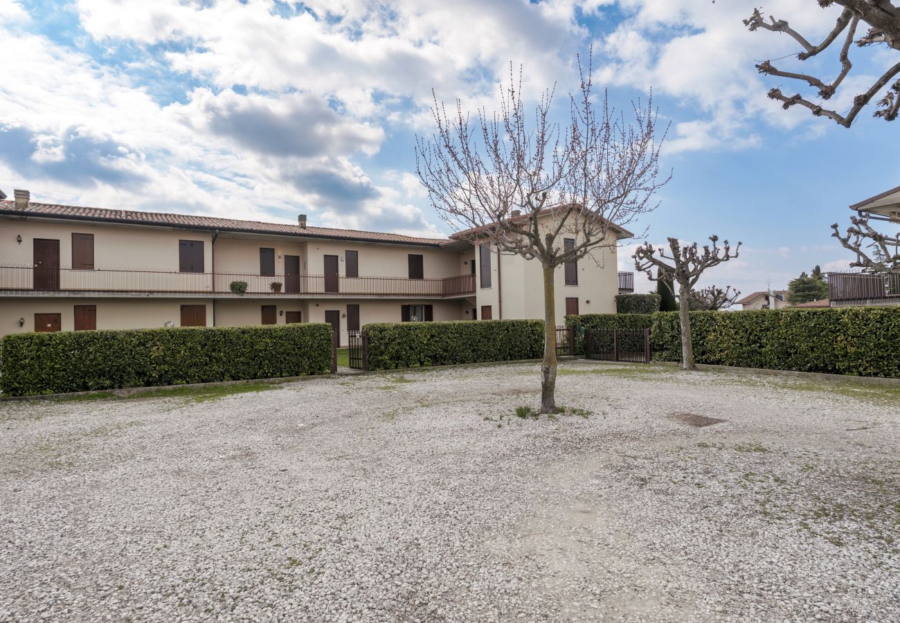 Appartamento a Lazise - Regarda - Appartamento Caesar moderno e spazioso con piscina