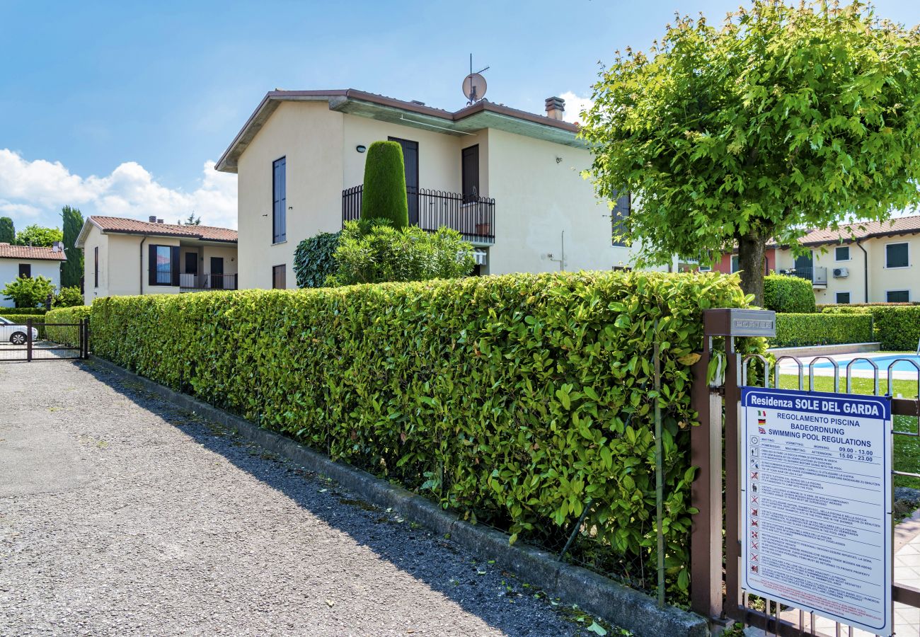 Appartamento a Lazise - Regarda - Appartamento Caesar moderno e spazioso con piscina
