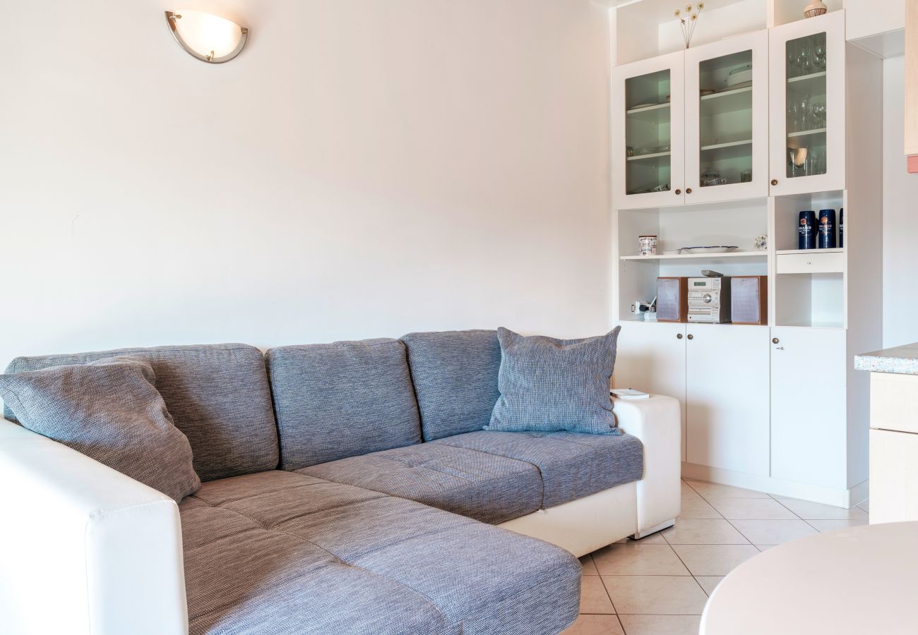 Appartamento a Lazise - Regarda - Bilocale Apple con piscina e parcheggio coperto