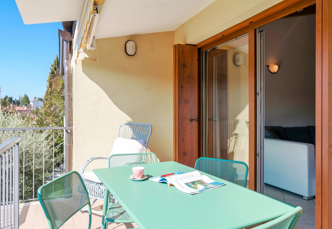 Appartamento a Lazise - Regarda - Bilocale Apple con piscina e parcheggio coperto