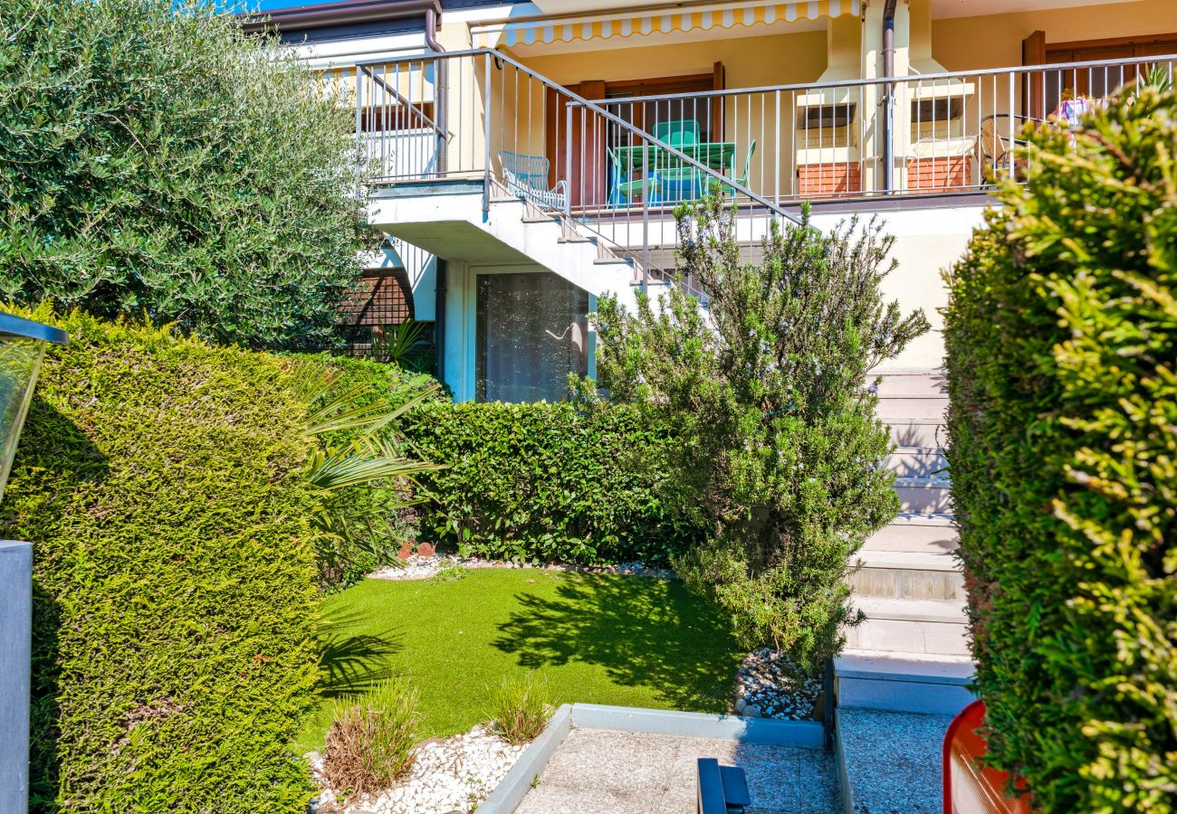 Appartamento a Lazise - Regarda - Bilocale Apple con piscina e parcheggio coperto