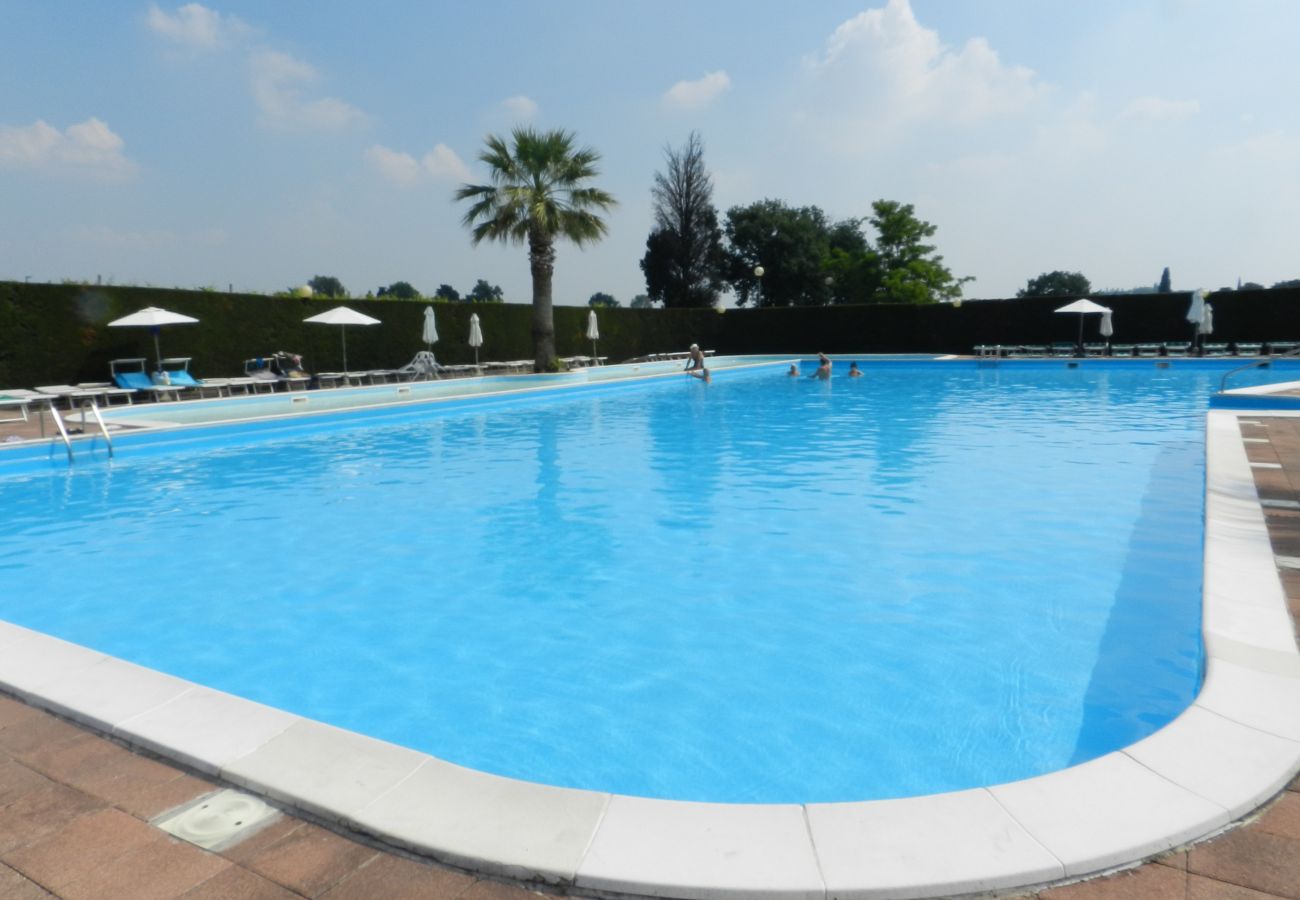 Appartamento a Lazise - Regarda - Bilocale Apple con piscina e parcheggio coperto