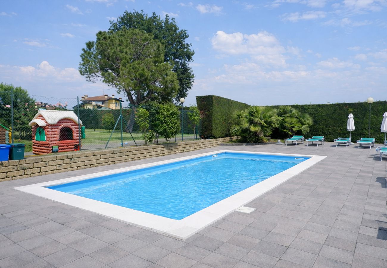 Appartamento a Lazise - Regarda - Bilocale Apple con piscina e parcheggio coperto