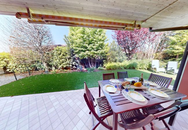 Villa a Manerba del Garda - casa arcoiris