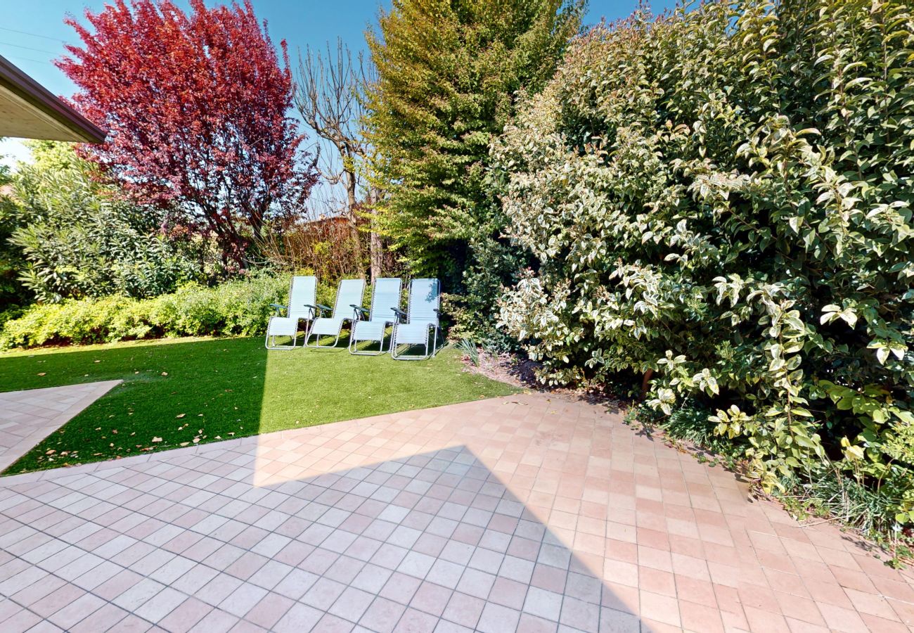 Villa a Manerba del Garda - casa arcoiris