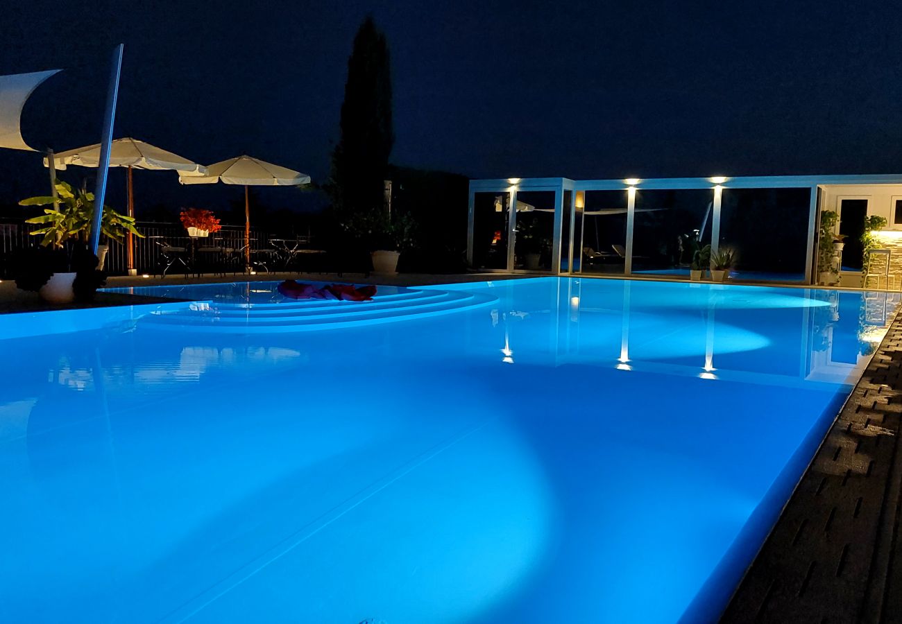 Appartamento a Castelnuovo del Garda - Il Gelso del Garda Luxury Studio con giardino, piscina, palestra