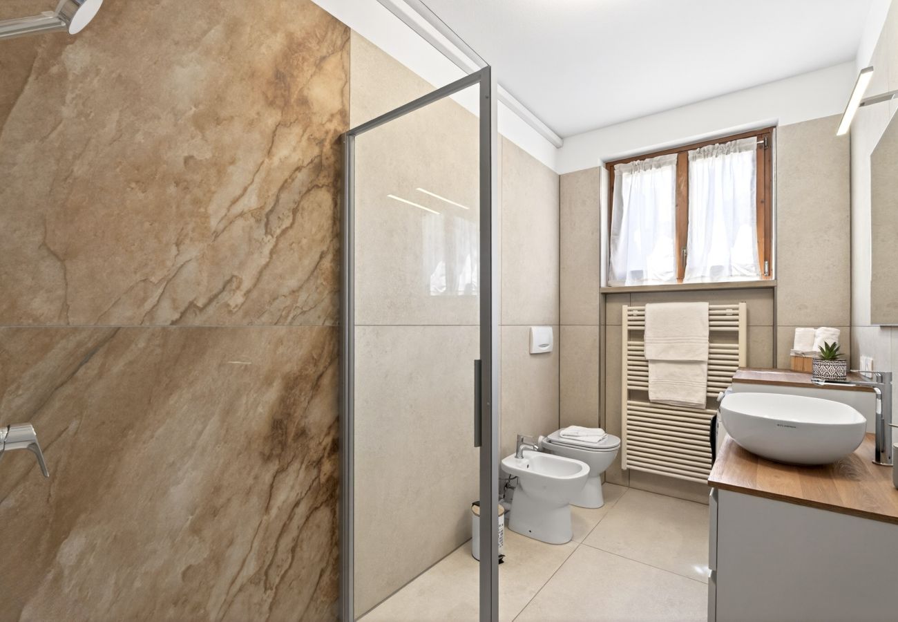 Appartamento a Lazise - Regarda - Golden House appartamento rinnovato con piscina