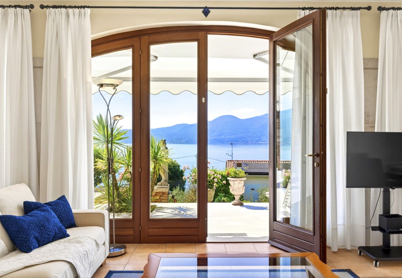 Villa a Torri del Benaco - Regarda - Villa Vera con magnifica vista lago ed ampio giardino