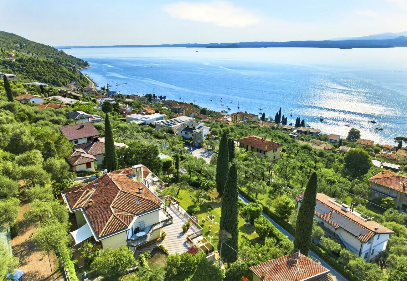 Villa a Torri del Benaco - Regarda - Villa Vera con magnifica vista lago ed ampio giardino